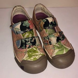 Keen Patterned Velcro Shoes
